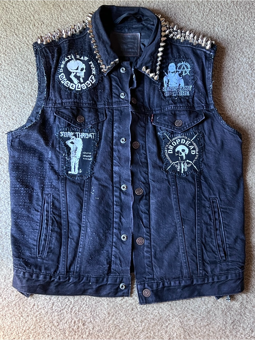 BRUJERIA Levi insulated crust punk studded stitched vest medium READ DESCRIPTION - Picture 6 of 6